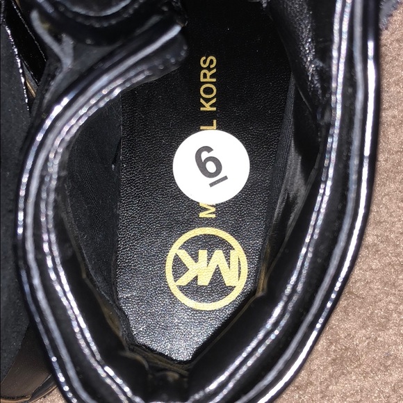 MICHAEL KORS: Black boots - Picture 5 of 6